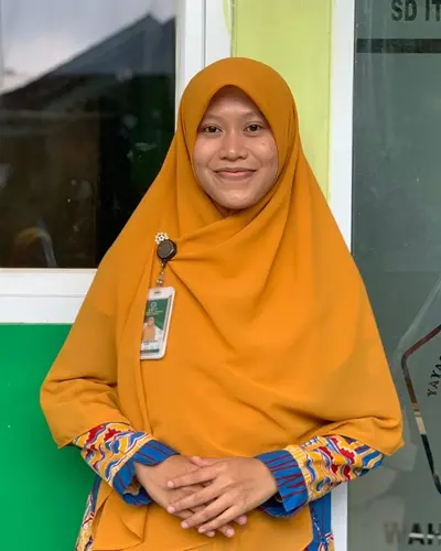 Dinda Savira Maharti, S.P